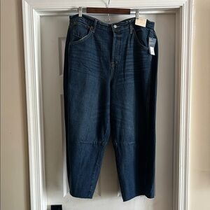 New Universal Thread High Rise Curved Dark Blue Denim Jeans